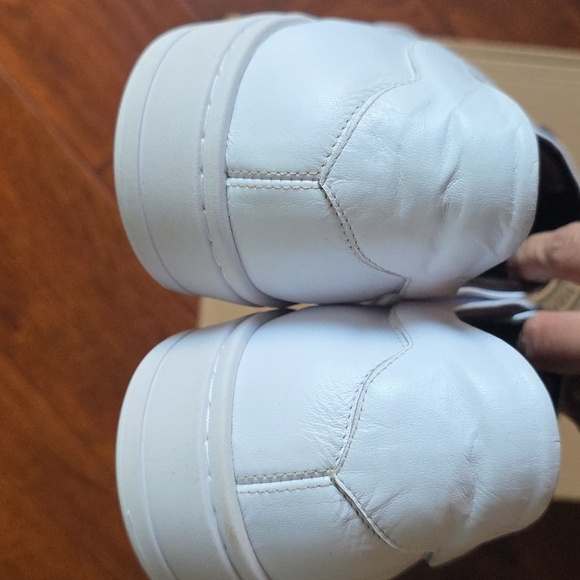 Classic White Leather Sneakers with Brown Accents - Picture 6 of 10